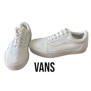 VANS Old Skool Low Top Sneakers | White | Women’s 7.5
